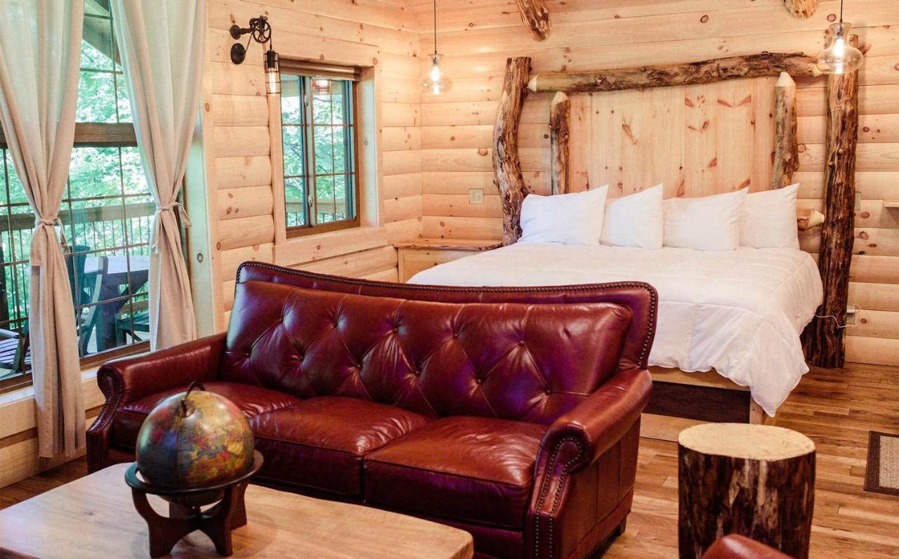 Cricket Hill Treehouse B By Amish Country Lodging Millersburg Dış mekan fotoğraf